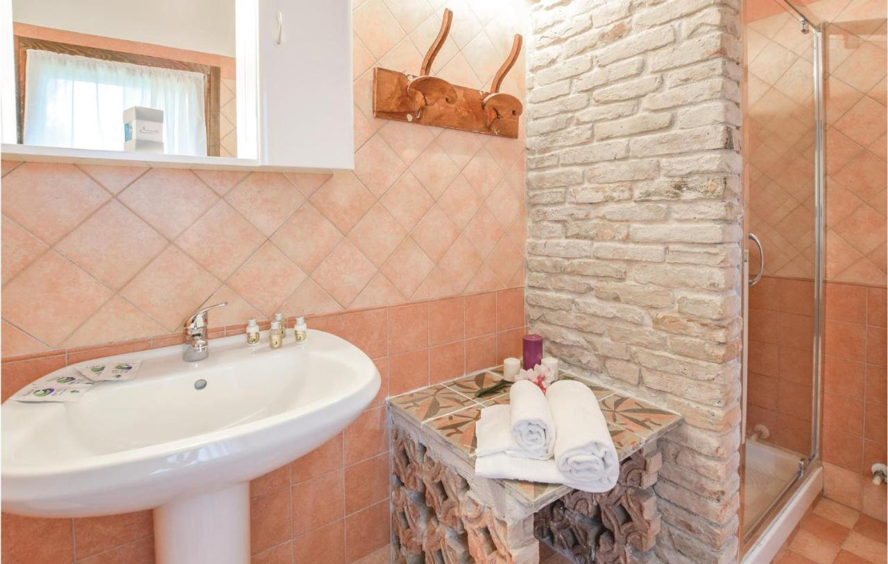 2 Bedroom Awesome Home In Taglio Di Po Ro Porto Viro Extérieur photo