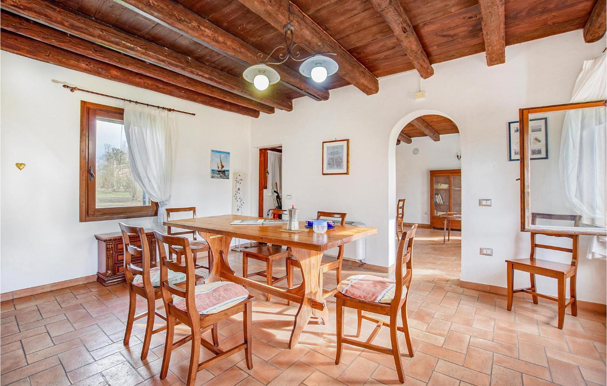 2 Bedroom Awesome Home In Taglio Di Po Ro Porto Viro Extérieur photo